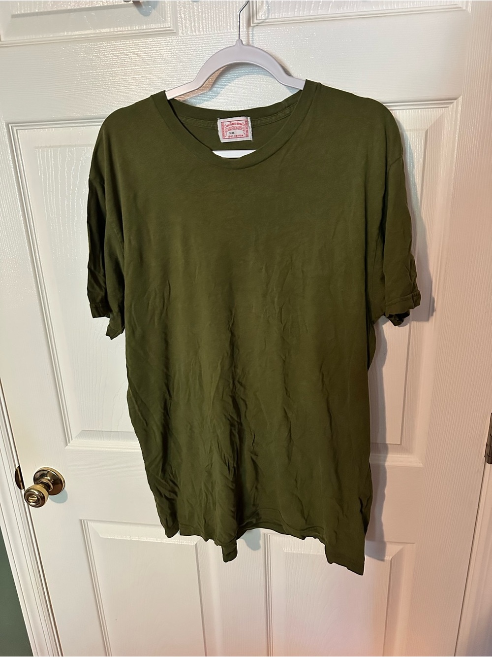 Men's Olive Green Short Sleeve Crewneck Tee - Classic Casual